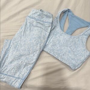 Gymshark Fleur Blu High-Waisted Leggings and sports bra set